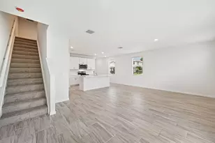 575 Salisbury Cir, Fort Pierce, FL 34982 - Photo 2