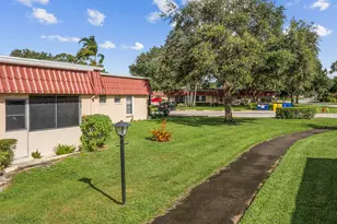 811 Salem Ln, Lake Worth, FL 33467 - Photo 4