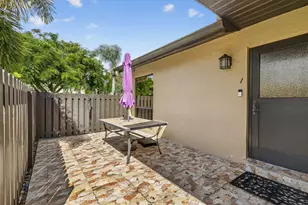 541 Shady Pine Way, Greenacres, FL 33415 - Photo 4
