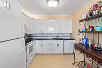 4054 Newcastle C, Boca Raton, FL 33434 - Photo 8