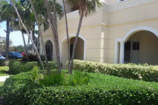 37 Harbour Isle Dr E, Fort Pierce, FL 34949 - Photo 2