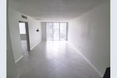 301 Croton Avenue, Unit #202, Lantana, FL 33462 - Photo 4