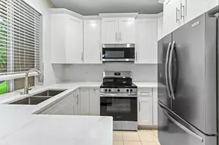 975 Tortuga Ln, Riviera Beach, FL 33404 - Photo 10