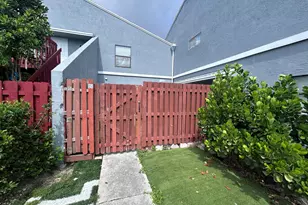 22 Crossings Circle Unit, Boynton Beach, FL 33435 - Photo 2