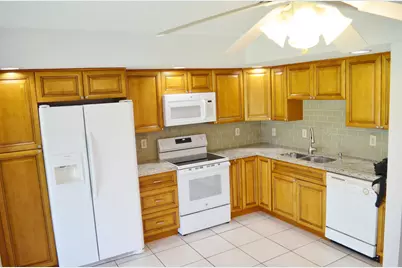 5220 Las Verdes Circle, Unit #211, Delray Beach, FL 33484 - Photo 4