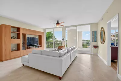 550 Okeechobee Boulevard, Unit #423, West Palm Beach, FL 33401 - Photo 12