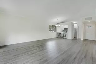 828 Club Dr, Palm Beach Gardens, FL 33418 - Photo 8