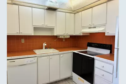 574 Burgundy L, Unit #574, Delray Beach, FL 33484 - Photo 8