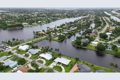 1401 Alpha Court N, Lake Clarke Shores, FL 33406 - Photo 22