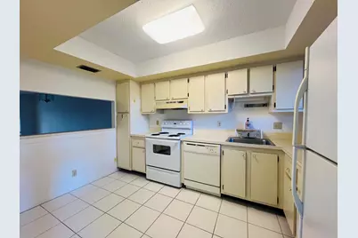 3154 Via Poinciana, Unit #214, Lake Worth, FL 33467 - Photo 2