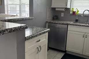 287 Camden L, West Palm Beach, FL 33417 - Photo 10