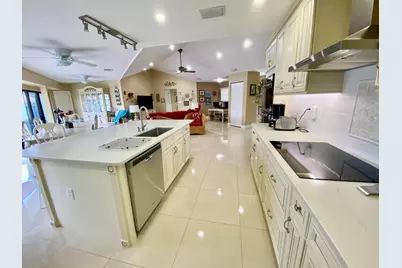 1127 E Seminole Avenue, Unit #13D, Jupiter, FL 33477 - Photo 4