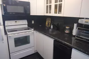 402 Windsor R, West Palm Beach, FL 33417 - Photo 12