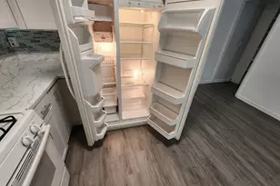 664 W 2nd St, Riviera Beach, FL 33404 - Photo 8