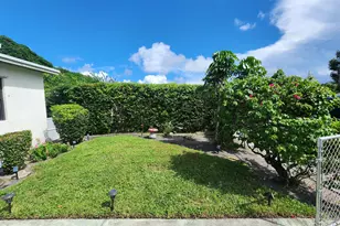 664 W 2nd St, Riviera Beach, FL 33404 - Photo 16