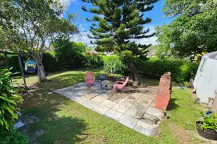 664 W 2nd St, Riviera Beach, FL 33404 - Photo 12