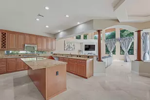 10766 10766 Versailles Blvd Blvd, Wellington, FL 33449 - Photo 8