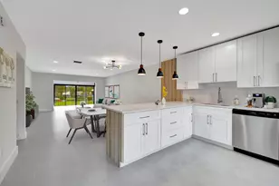 7898 Eastlake Dr, Boca Raton, FL 33433 - Photo 12