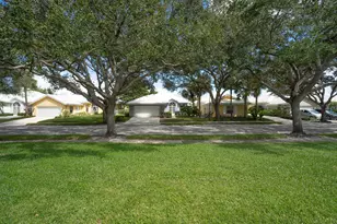 960 Bear Island Cir, West Palm Beach, FL 33409 - Photo 38