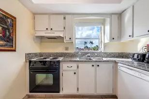 2555 Dudley Dr W, West Palm Beach, FL 33415 - Photo 10