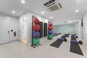 1056 Community Dr, Jupiter, FL 33458 - Photo 6