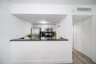 834 Ocean Dr, Miami Beach, FL 33139 - Photo 8