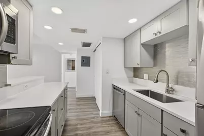 612 Executive Center Drive, Unit #3107, West Palm Beach, FL 33401 - Photo 8