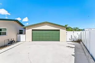 6788 Bayshore Dr, Lake Worth, FL 33462 - Photo 10