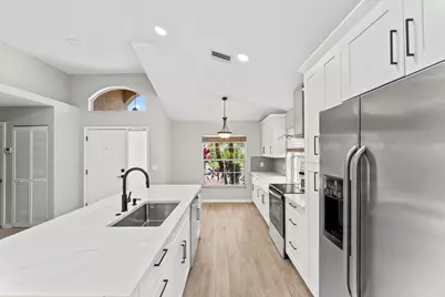 2022 Bonisle Circle, Riviera Beach, FL 33418 - Photo 2