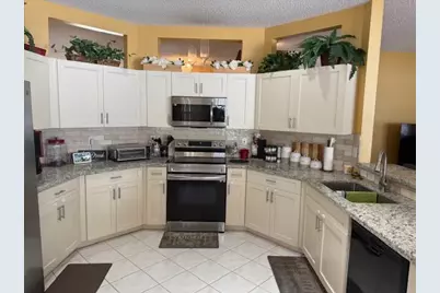 7228 Chesapeake Circle, Boynton Beach, FL 33436 - Photo 10