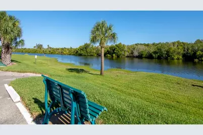 2800 Indian River Boulevard, Unit #F8, Vero Beach, FL 32960 - Photo 24