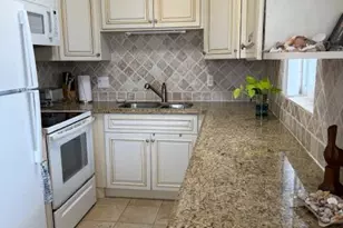 3402 Cynthia Ln, Lake Worth Beach, FL 33461 - Photo 6