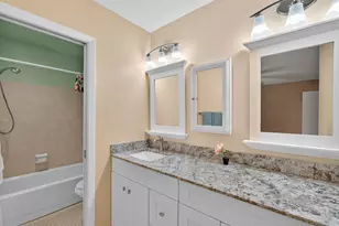 111 Lakes End Dr, Fort Pierce, FL 34982 - Photo 8