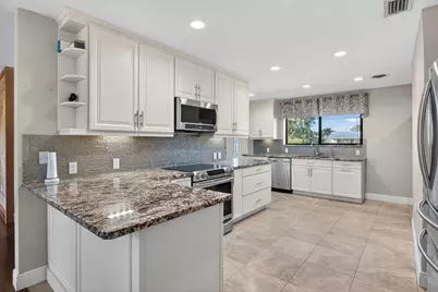 1732 SE Avenue J, Belle Glade, FL 33430 - Photo 2