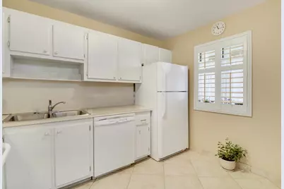 4070 Tivoli Court, Unit #204, Lake Worth, FL 33467 - Photo 6