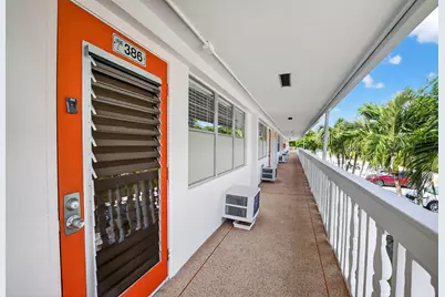 386 Tilford R, Deerfield Beach, FL 33442 - Photo 4