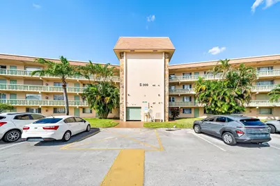 300 Village Green Circle S, Unit #206, Palm Springs, FL 33461 - Photo 2