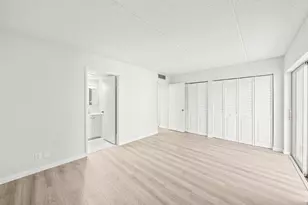 300 Village Green Cir S, Palm Springs, FL 33461 - Photo 12