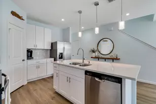 5719 SE Edgewater Cir, Stuart, FL 34997 - Photo 12