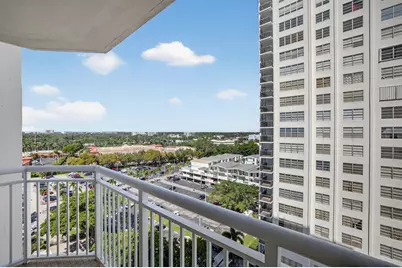 18051 Biscayne Boulevard, Unit #1104, Aventura, FL 33160 - Photo 40
