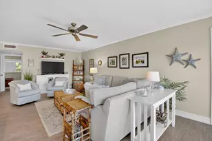 557 High Point Dr, Delray Beach, FL 33445 - Photo 2