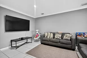 11475 NW 94th Pl, Hialeah Gardens, FL 33018 - Photo 6