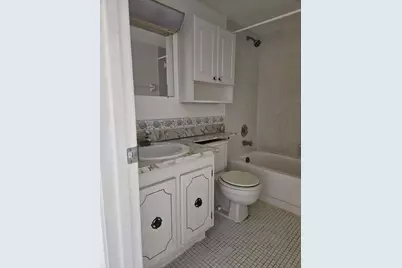 500 Village Green Circle W, Unit #118, Palm Springs, FL 33461 - Photo 4