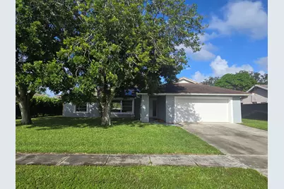 242 Las Palmas Street, Royal Palm Beach, FL 33411 - Photo 4