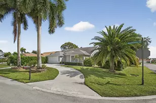 12865 Meadowbend Dr, Wellington, FL 33414 - Photo 2