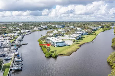 2800 Indian River Boulevard, Unit #A4, Vero Beach, FL 32960 - Photo 4