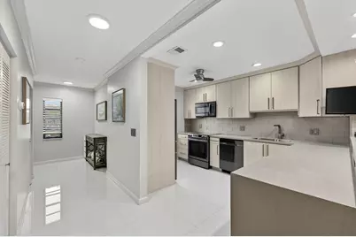 8450 Casa Del Lago, Unit #J, Boca Raton, FL 33433 - Photo 4
