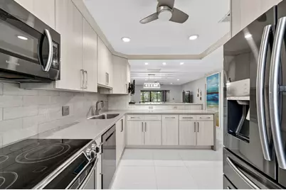 8450 Casa Del Lago, Unit #J, Boca Raton, FL 33433 - Photo 8