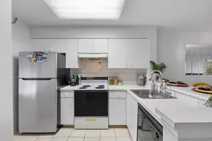 2236 N Cypress Bend Dr, Pompano Beach, FL 33069 - Photo 8