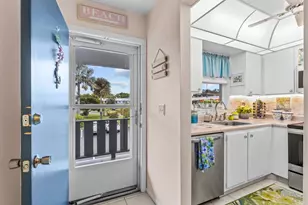 2929 SE Ocean Blvd Unit, Stuart, FL 34996 - Photo 2